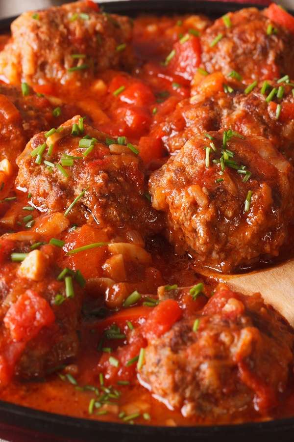 Slow cooker paleo Italian meatballs. These paleo Italian meatballs are a hearty, healthy, and delicious gluten-free dinner that the whole family will love! #slowcooker #crockpot #whole30 #glutenfree #paleo #diet #healthy #dinner #meatballs #homemade