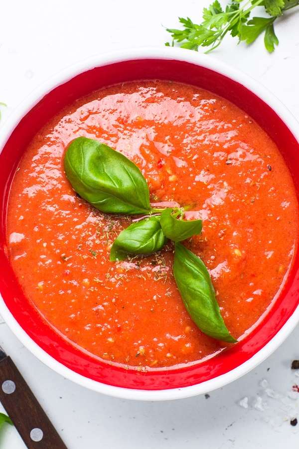 Instant pot paleo tomato soup recipe. #pressurecooker #instantpot #paleo #soups #vegetarian #vegan #healthy #dinner #homemade